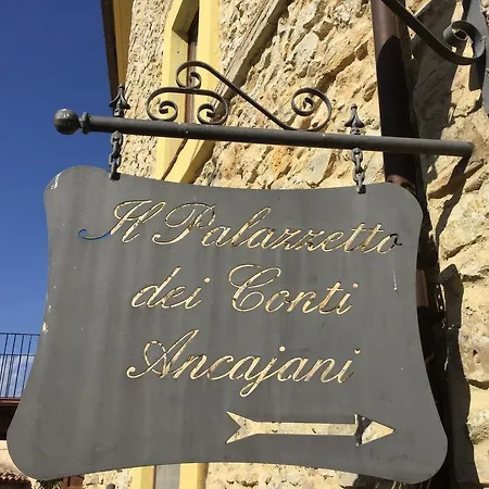 Il Palazzetto Dei Conti Ancajani 3* Montecchio