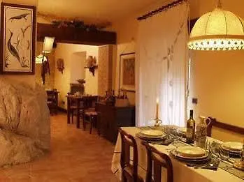 Il Palazzetto Dei Conti Ancajani ホテル Montecchio